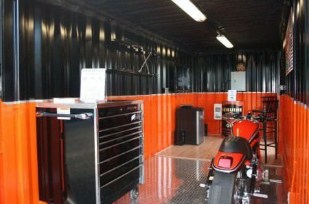 Garage aus Container für Motorrad