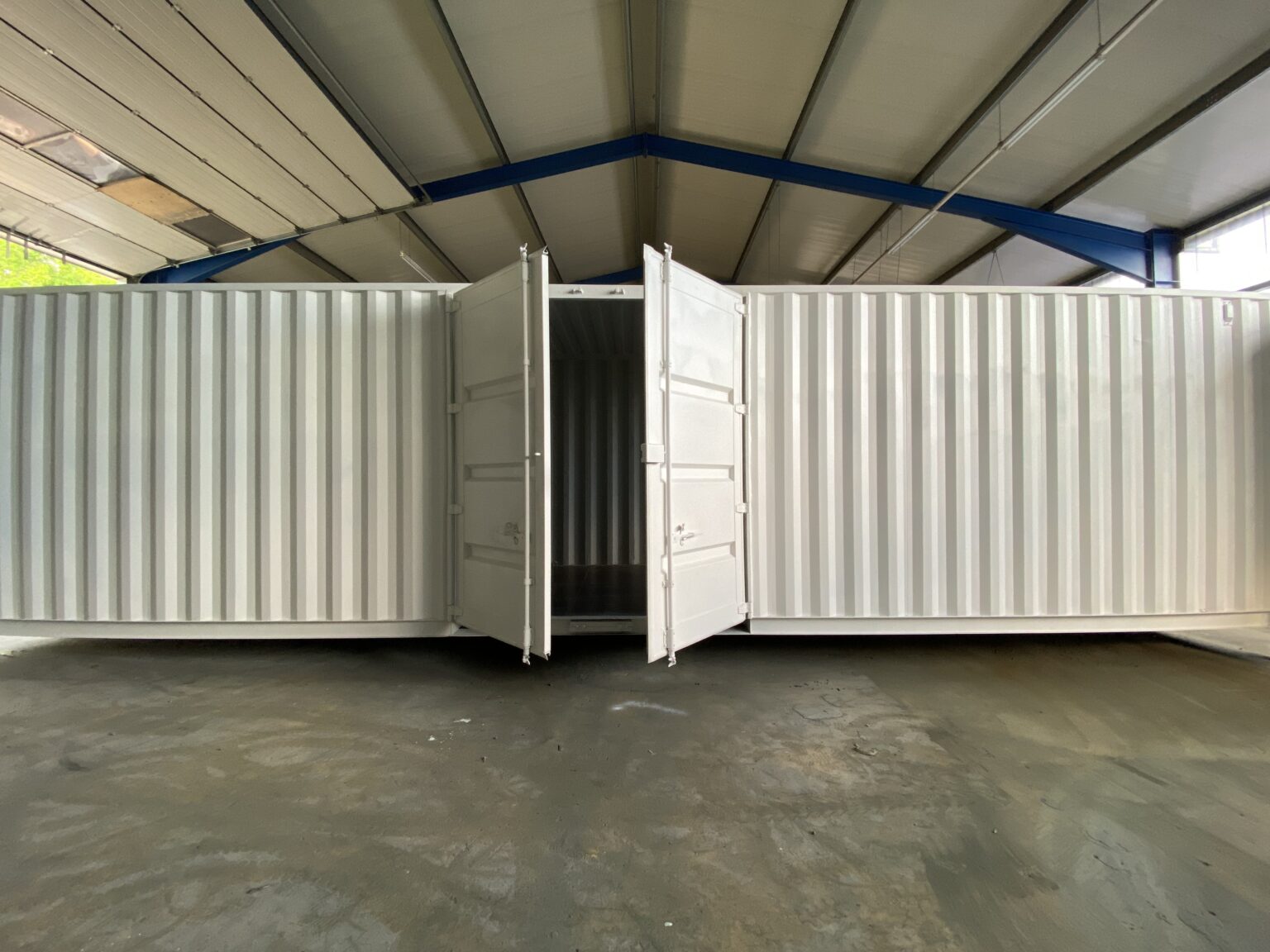 40 Fuß High Cube Container mit Seitentür, weiß - Containerbasis.de