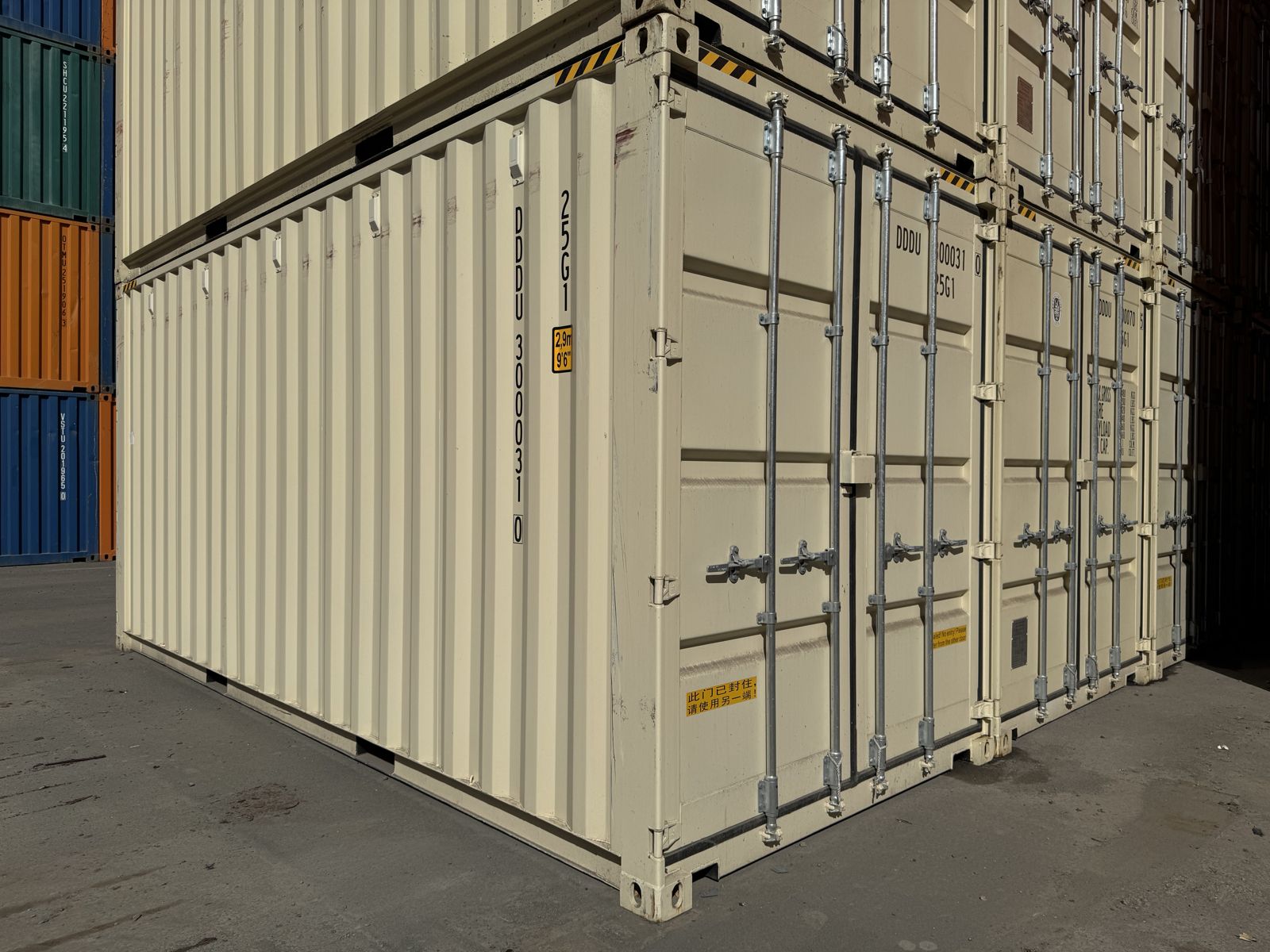 20 Fuß high cube double door container hellelfenbein RAL 1015, Bild 3