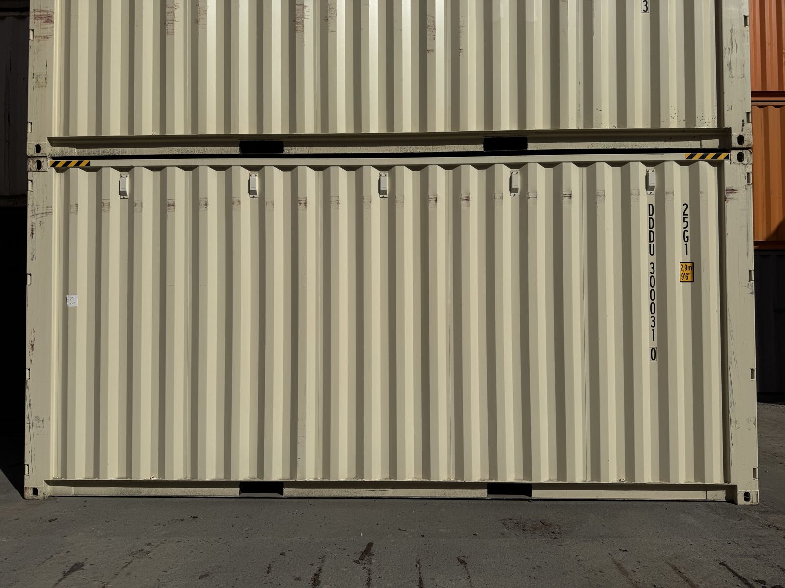 20 Fuß high cube double door container hellelfenbein RAL 1015, Bild 4