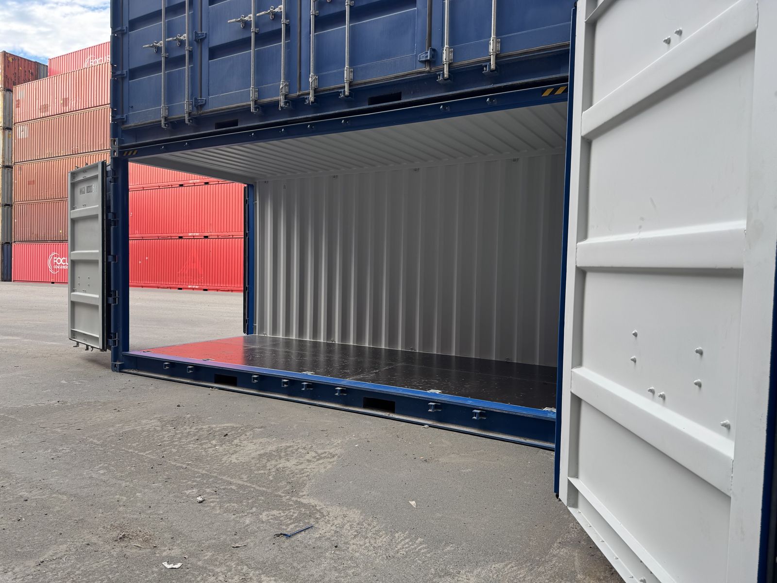 20 Fuß high cube side door container enzianblau RAL 5010, Bild 7