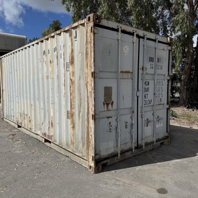 Gebrauchter Seecontainer mit Roststellen, Zustand 2 bis 3 von 5